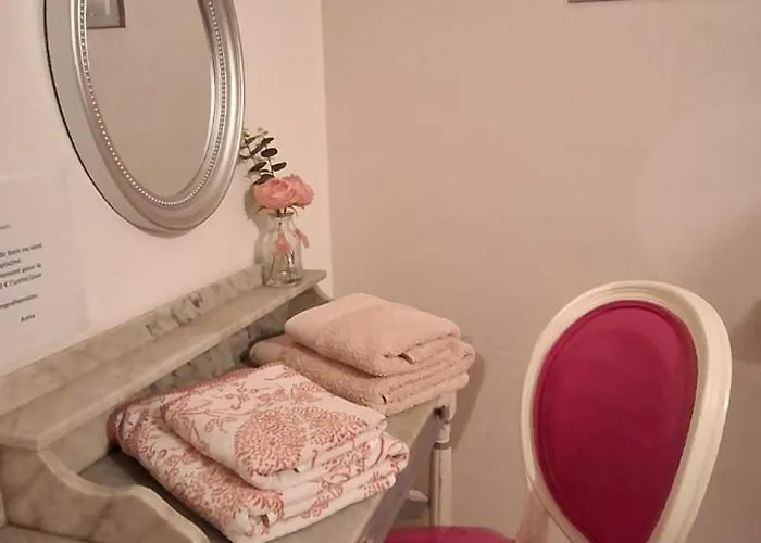 La Cour Des Saligues Nocleg ze śniadaniem 3*