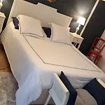 Bed & Breakfast La Cour Des Saligues 3*