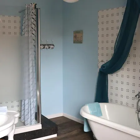 La Cour Des Saligues Bed and breakfast Riscle