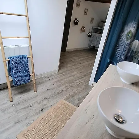 La Cour Des Saligues Bed & Breakfast 3*