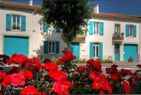 Bed and breakfast La Cour Des Saligues 3*