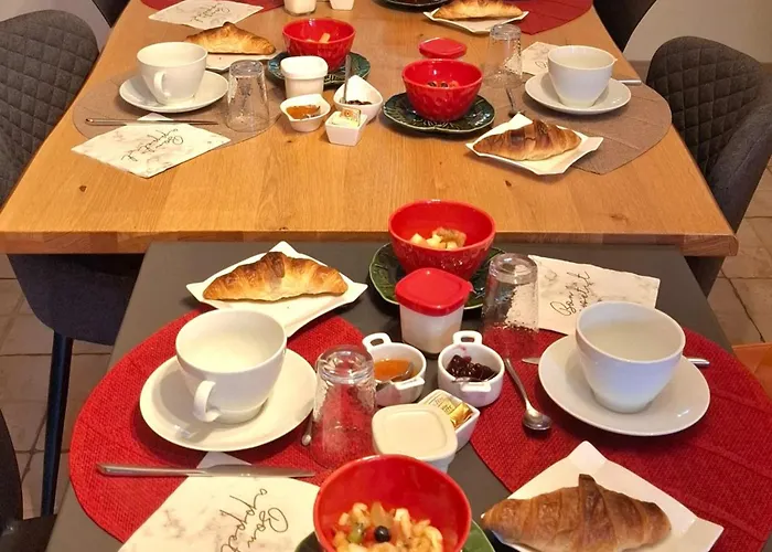 La Cour Des Saligues Bed and breakfast Riscle