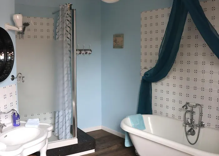 La Cour Des Saligues Bed and breakfast Riscle